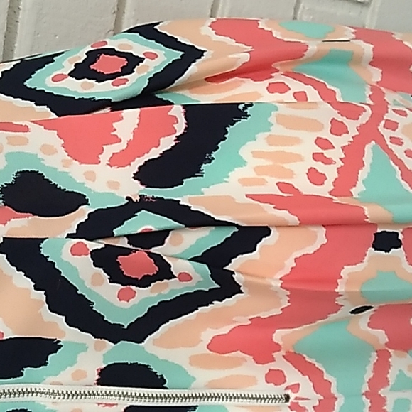 Gabby Skye Multicolor Abstract Pleated Fit & Flare Dress Size 8 - Picture 9 of 12